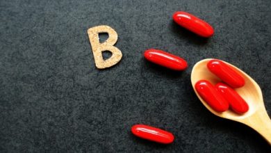 علاج نقص فيتامين ب12: دليل شامل لفهم الأسباب والعلاج 10 علاج نقص فيتامين ب12