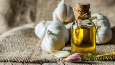 فوائد زيت الثوم للشعر: سر من أسرار العناية الطبيعية بالشعر 9 فوائد زيت الثوم للشعر
