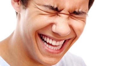 فوائد الضحك على الصحة النفسية والجسدية | كيف يمنحك الضحك طاقة إيجابية ويُعيد التوازن لجسمك وعقلك 5 فوائد الضحك